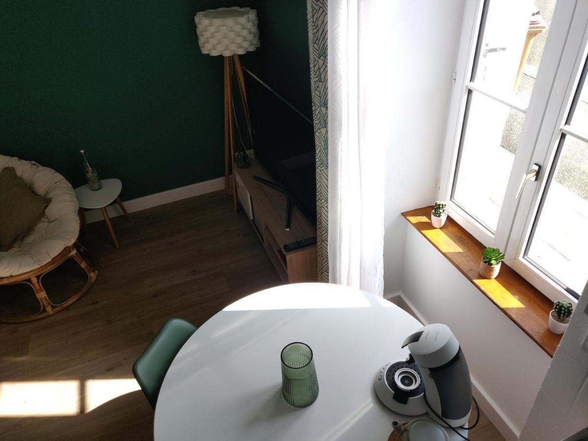 Scandinave - Proche Gare & Centre-Ville - Stationnement - Cour Interieure Table & Chaises サン・ブリュー エクステリア 写真