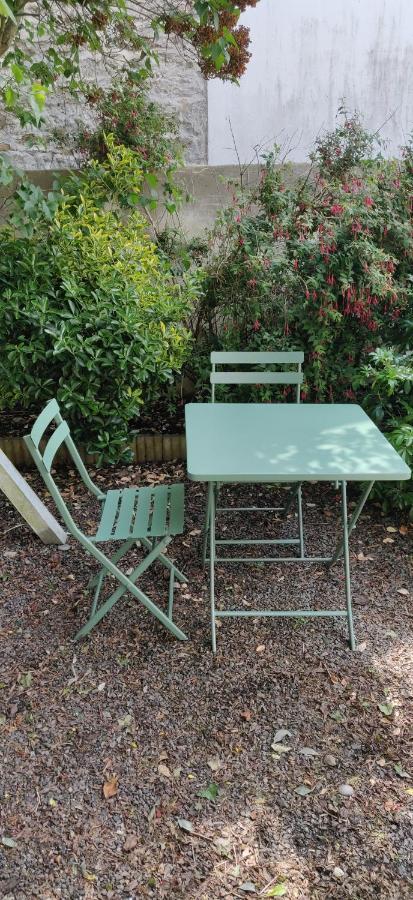 Scandinave - Proche Gare & Centre-Ville - Stationnement - Cour Interieure Table & Chaises サン・ブリュー エクステリア 写真